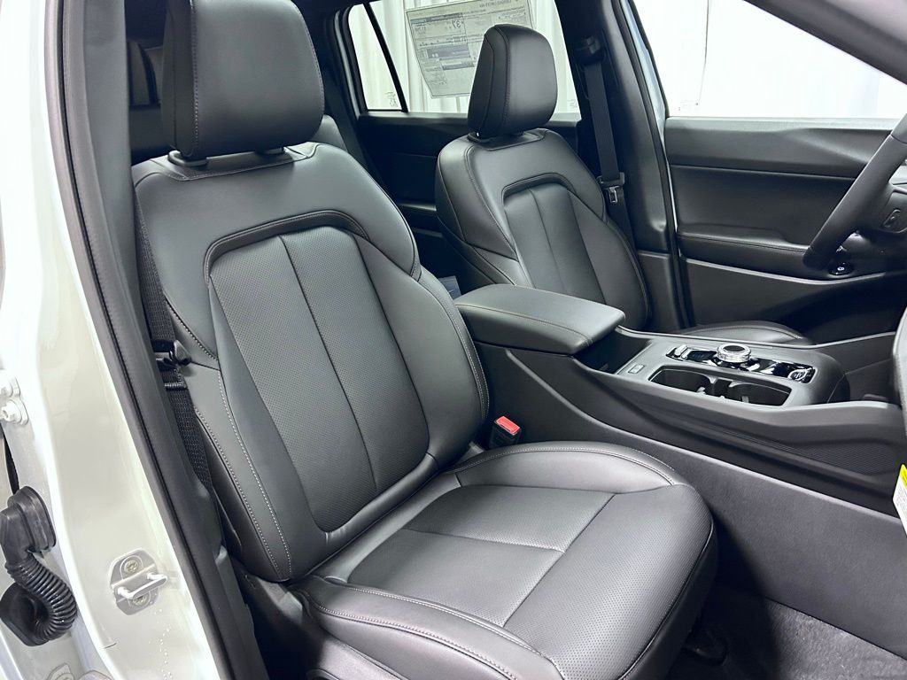 new 2026 Jeep Cherokee car, priced at $44,580