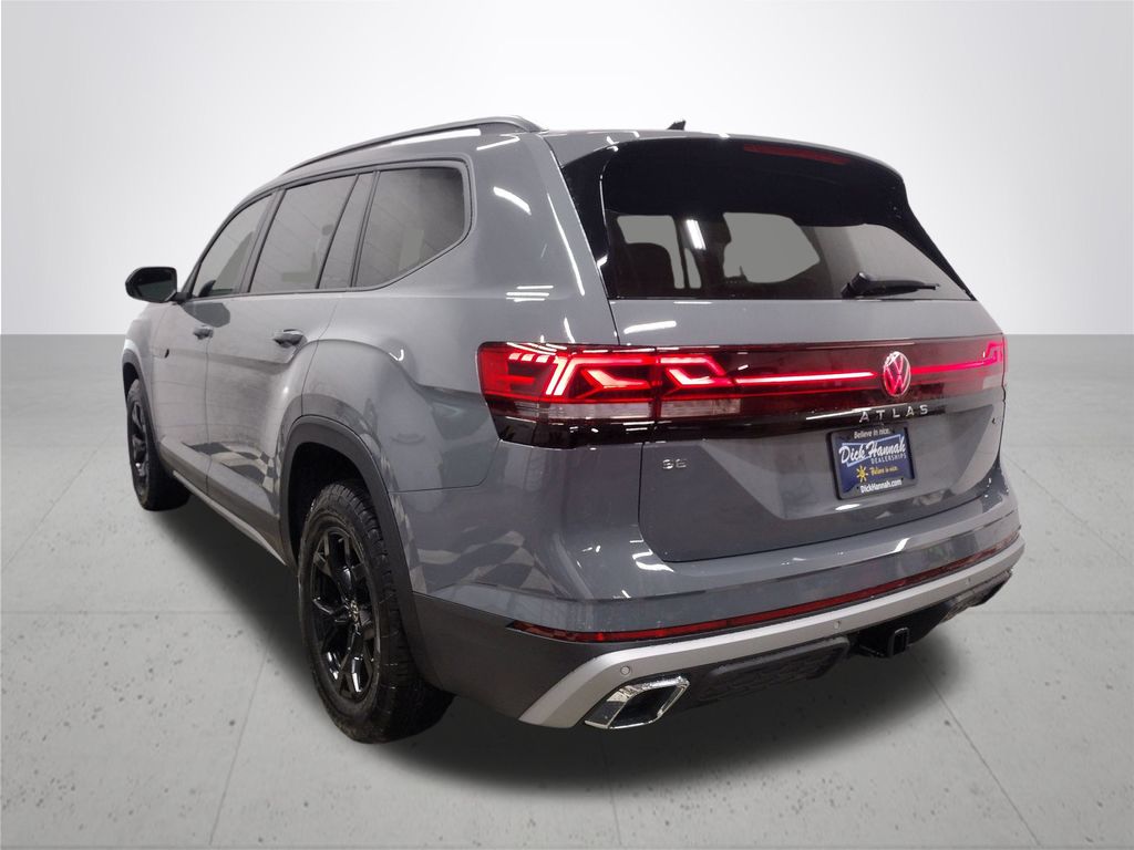 2025 Volkswagen Atlas 2.0T Peak Edition SE W/Tech
