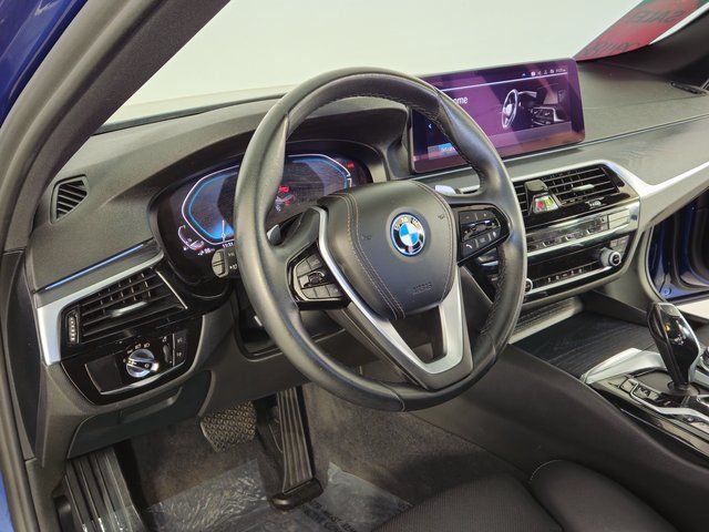 2022 BMW 5 Series 530e iPerformance 28