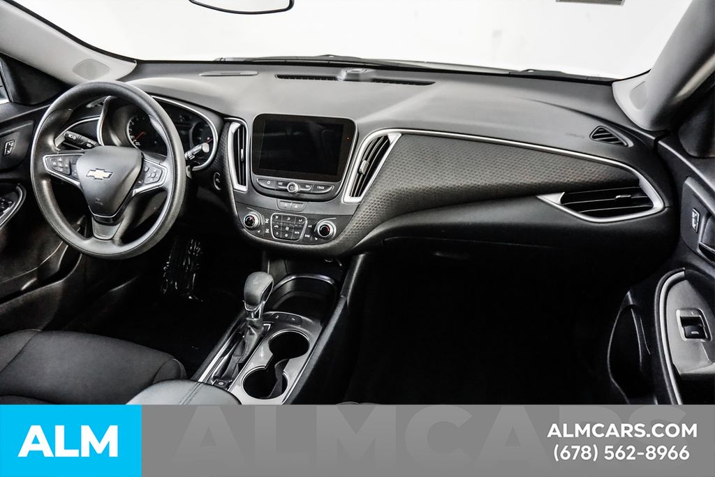 Used 2025 White Chevrolet LT image 21