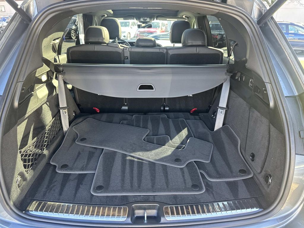 Thumbnail: 2022 Mercedes-Benz GLE - 28