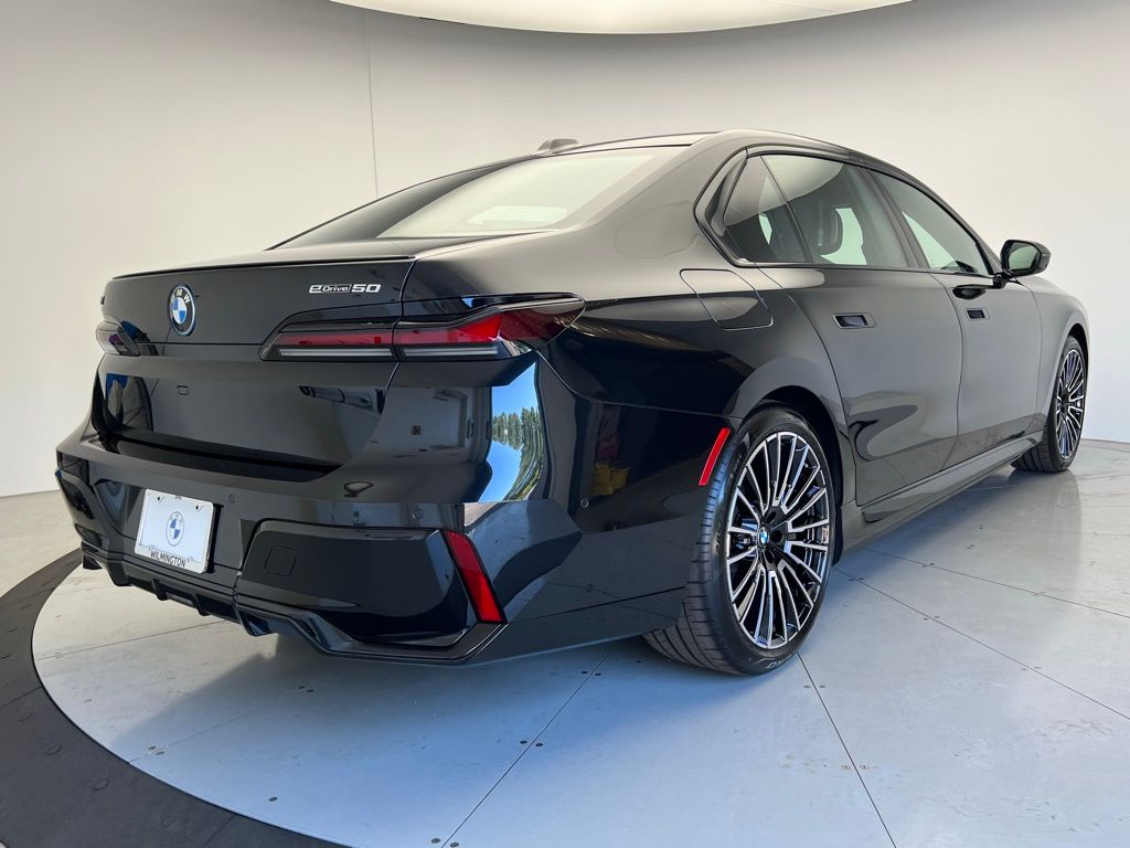 Thumbnail: 2026 BMW i7 - 3