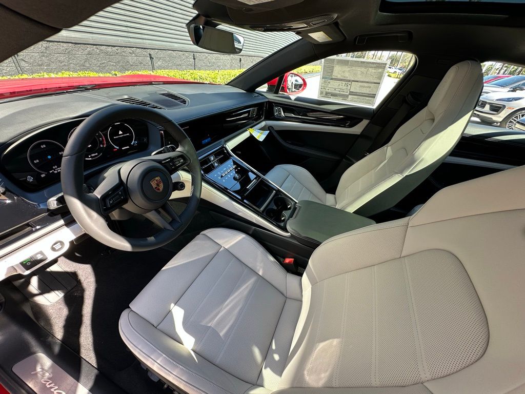 Thumbnail: 2026 Porsche Panamera - 4