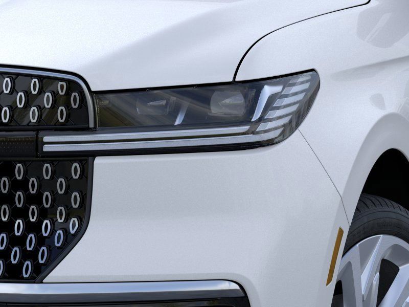 New 2025 Pristine White Metallic Tri-Coat Lincoln Reserve image 18