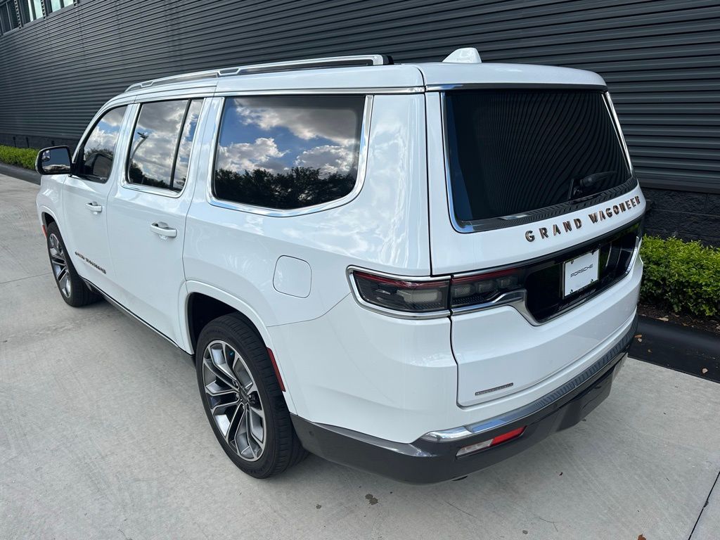 Thumbnail: 2022 Jeep Grand Wagoneer - 3