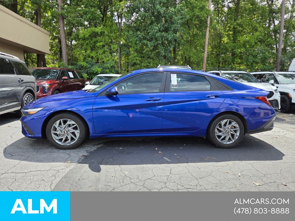 Used 2024 Blue Hyundai SEL image 3