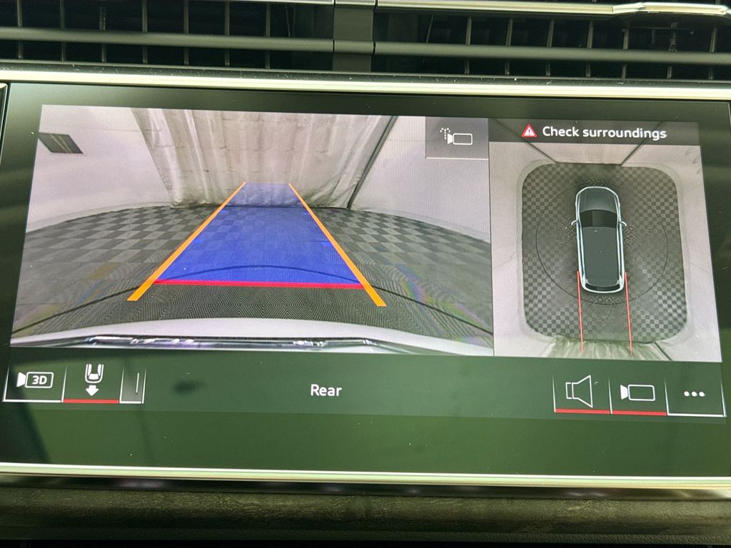 Thumbnail: 2026 Audi Q7 - 16