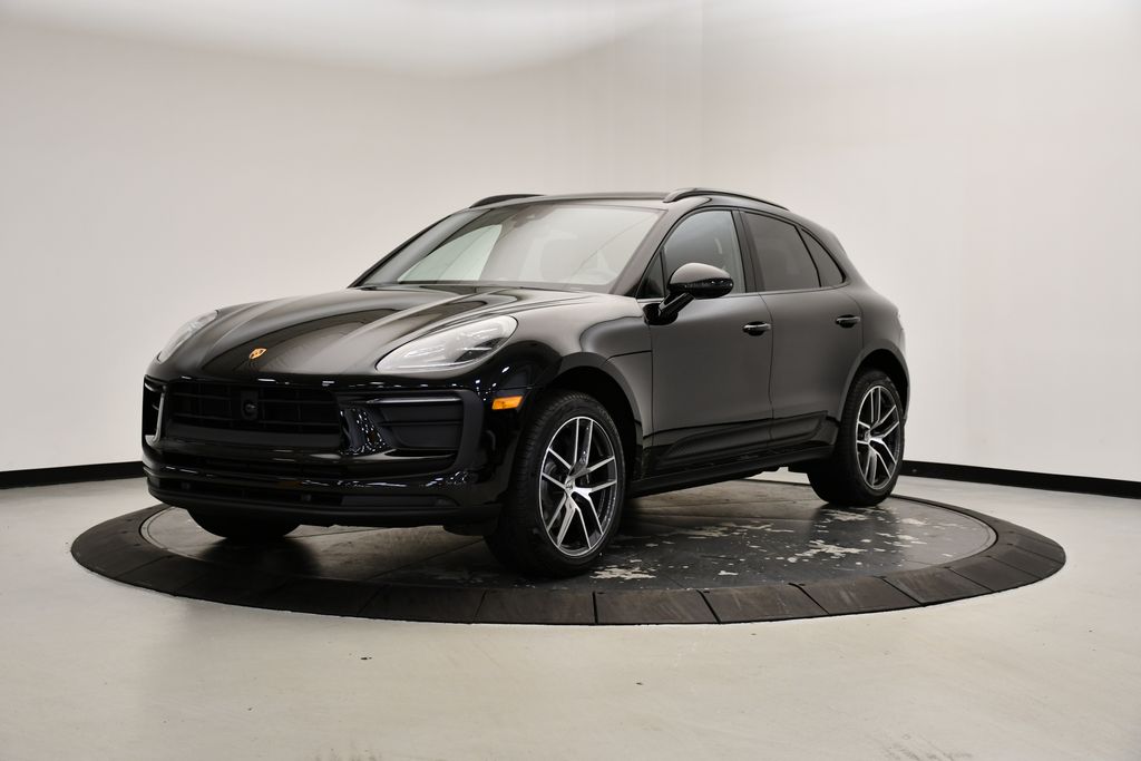 Thumbnail: 2025 Porsche Macan - 1