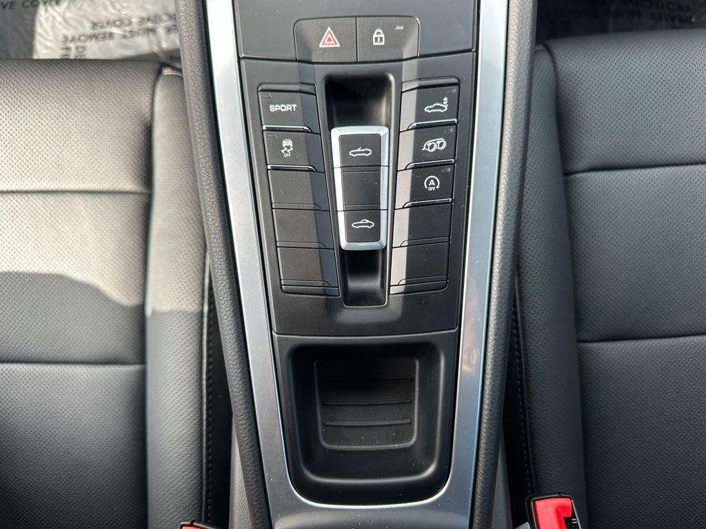 Thumbnail: 2025 Porsche 718 Boxster - 25