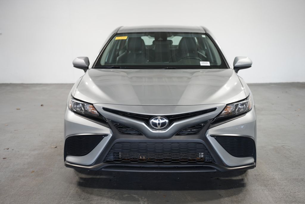 2021 Toyota Camry SE 2