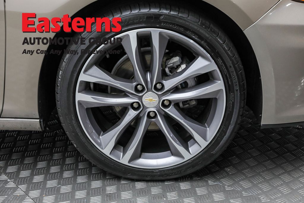 Used 2024 Gray Chevrolet LT image 32