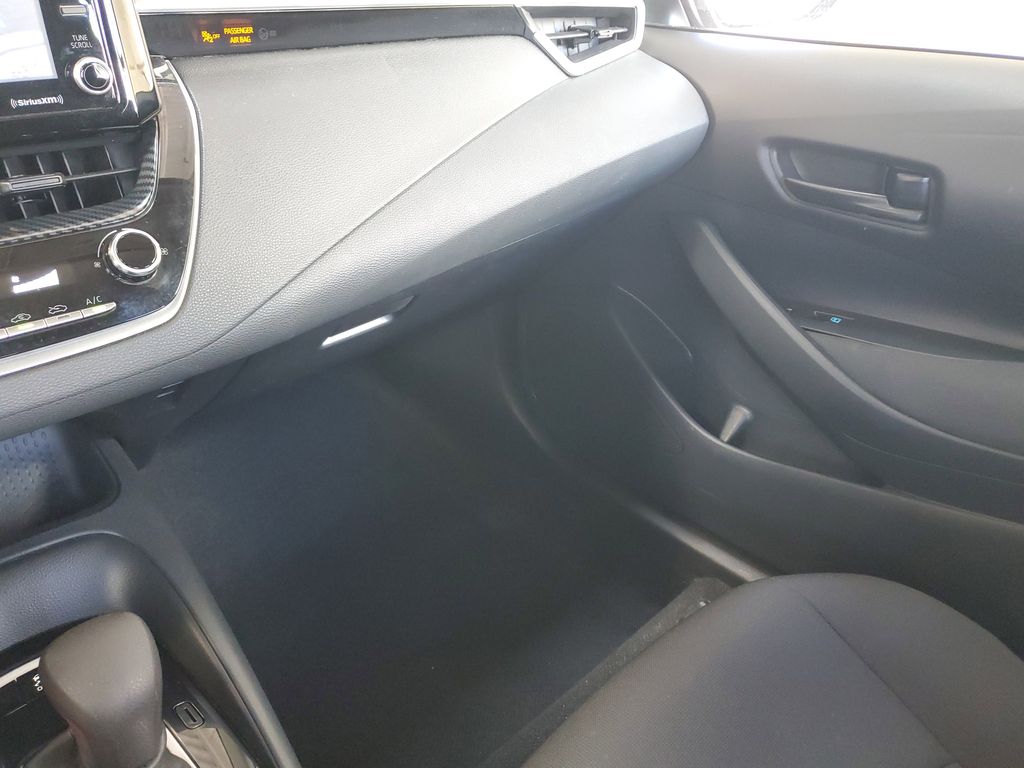 2022 Toyota Corolla LE photo 23
