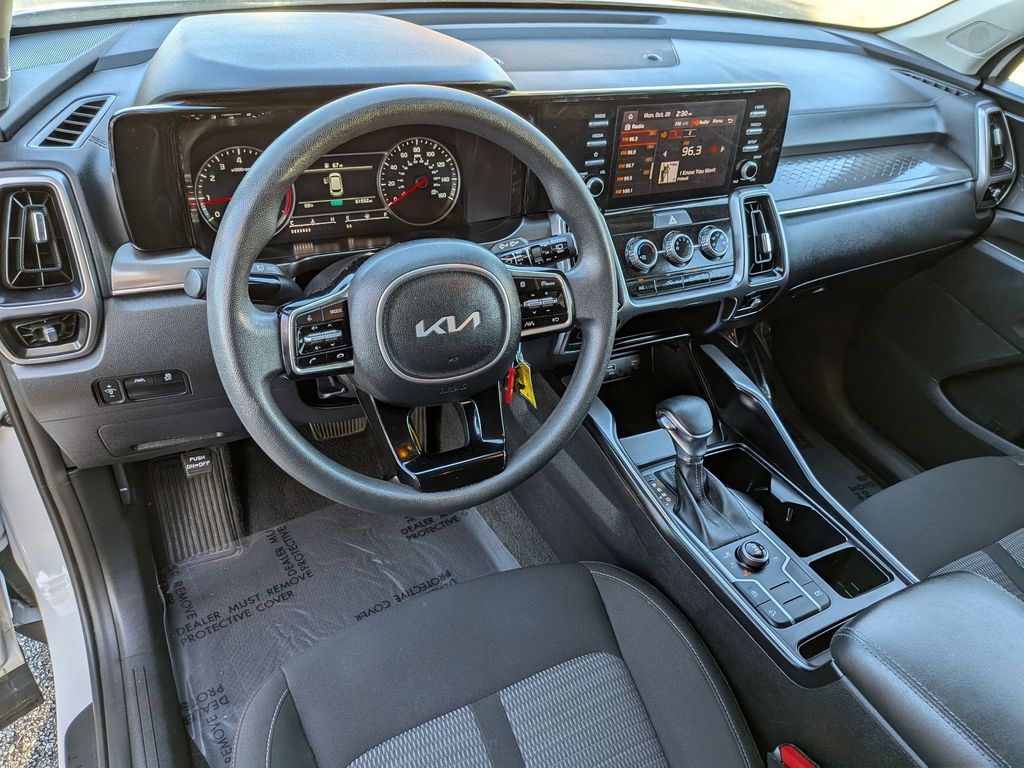 Glacial White Pearl 2023 Kia Sorento LX AWD SUV / Crossover All-Wheel Drive 8-Speed Automatic