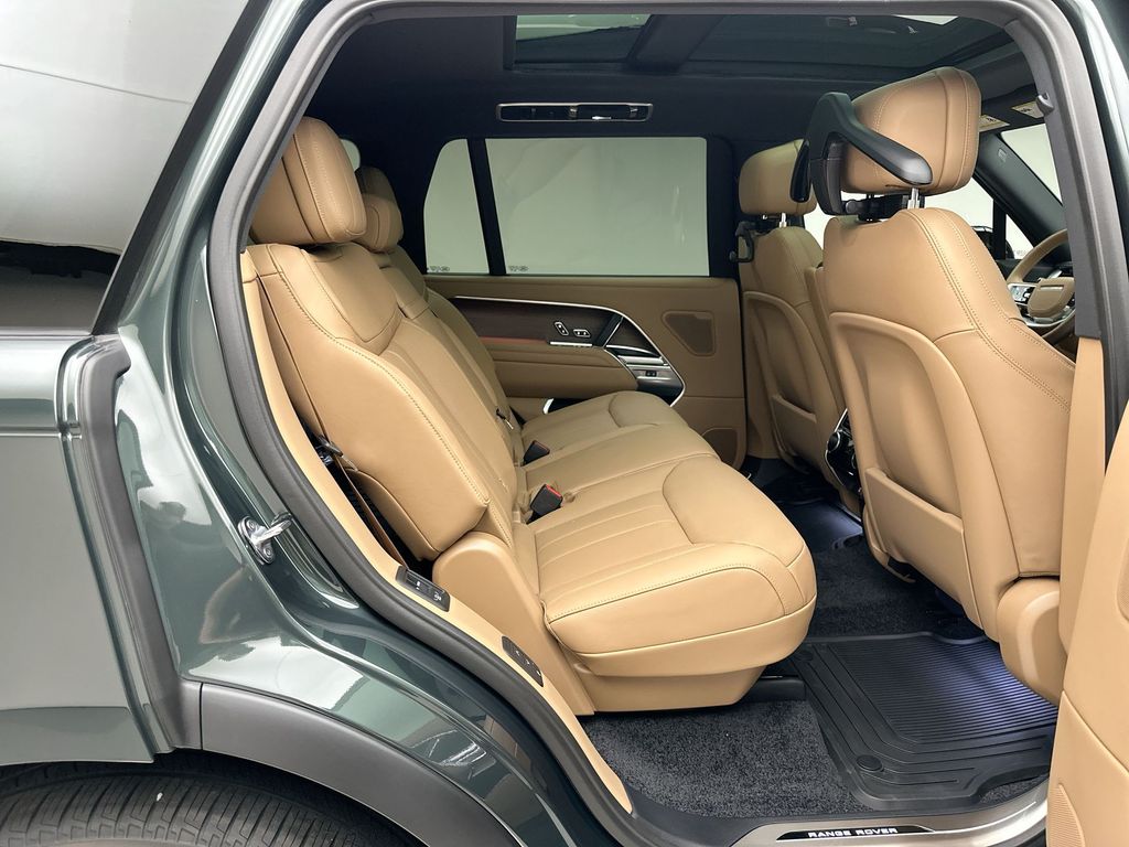 Thumbnail: 2026 Land Rover Range Rover - 15