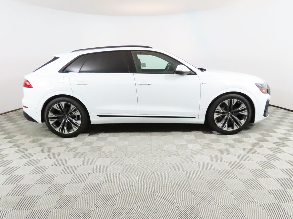 Thumbnail: 2026 Audi Q8 - 6