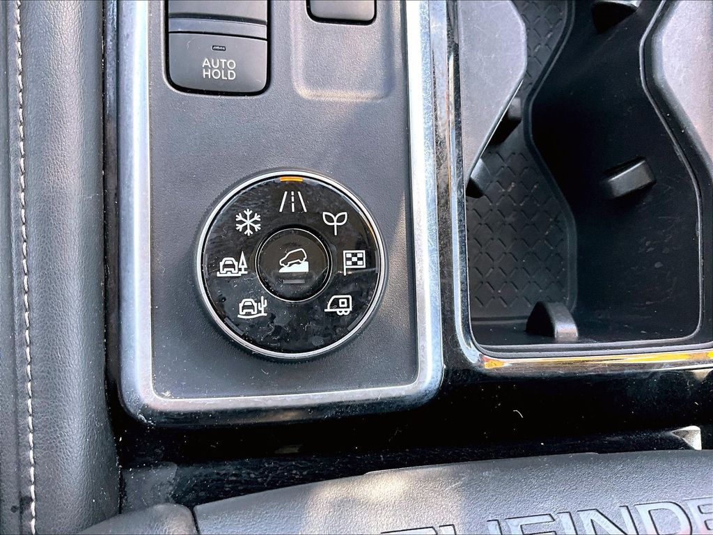 2023 Nissan Pathfinder — photo 27
