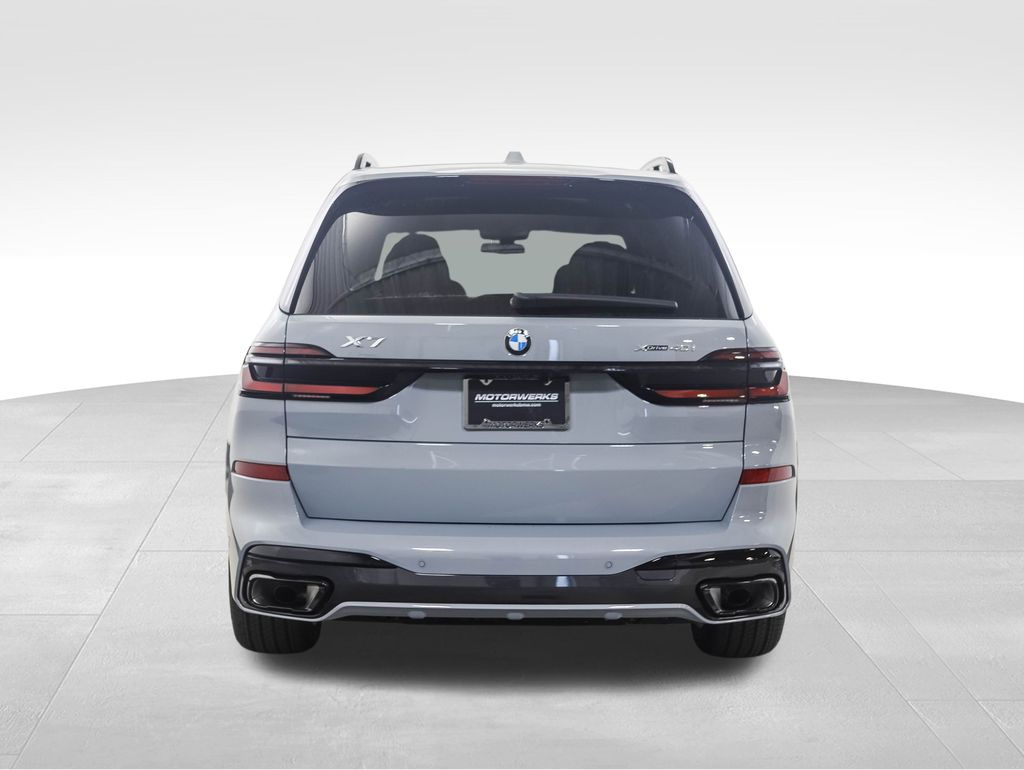 Thumbnail: 2026 BMW X7 - 4