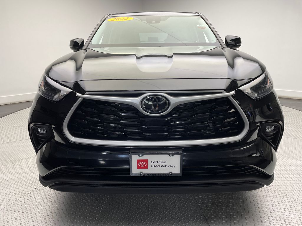 2022 Toyota Highlander LE 2