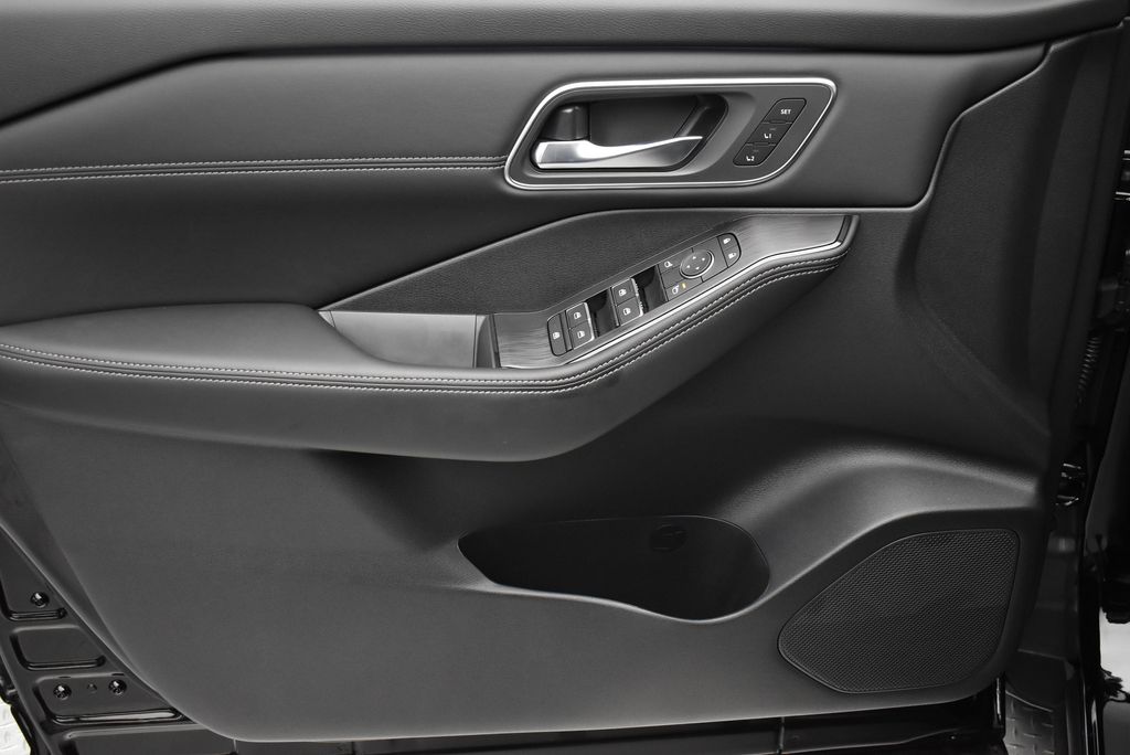 Thumbnail: 2026 Nissan Rogue - 10