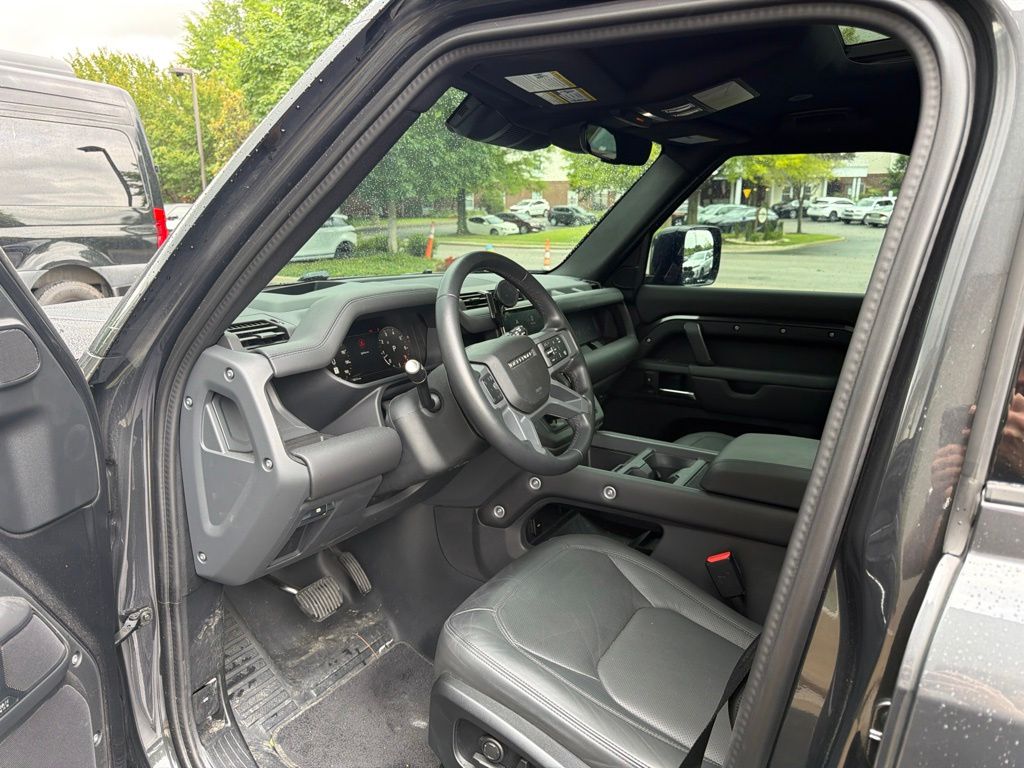 Certified Used 2025 Gray Land Rover X-Dynamic SE image 26