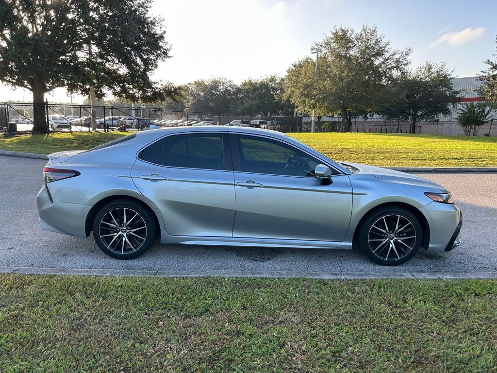 Thumbnail: 2022 Toyota Camry - 6