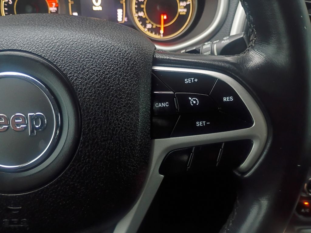 Used Car 2018 Jeep Cherokee  Latitude Plus For Sale Under $20,000 In Austin, Texas