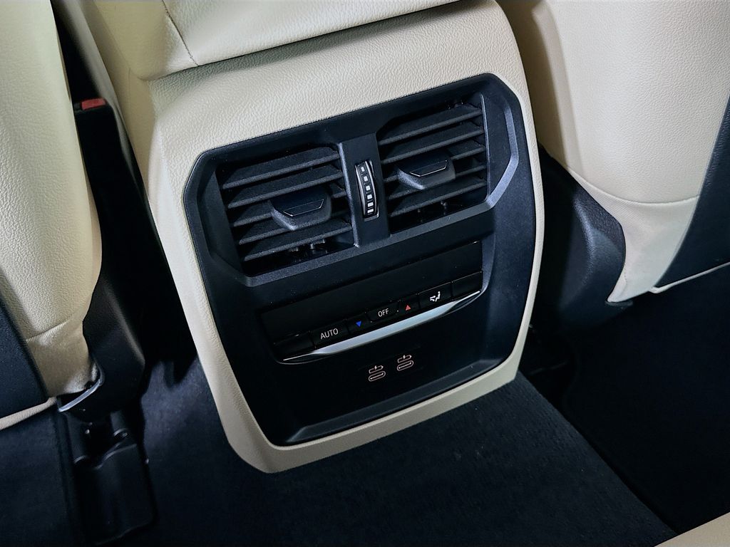 2025 BMW i4 eDrive40 18