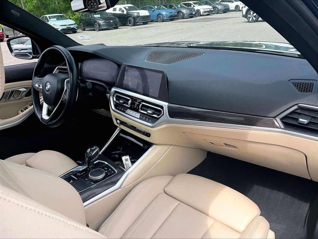 2019 BMW 3 Series — photo 14