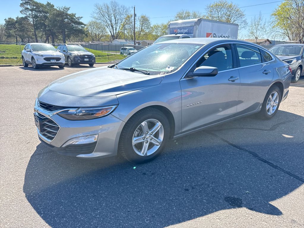 Sterling Gray Metallic 2024 Chevrolet Malibu LT with 1LT FWD Sedan Front-Wheel Drive Continuously Variable Transmission