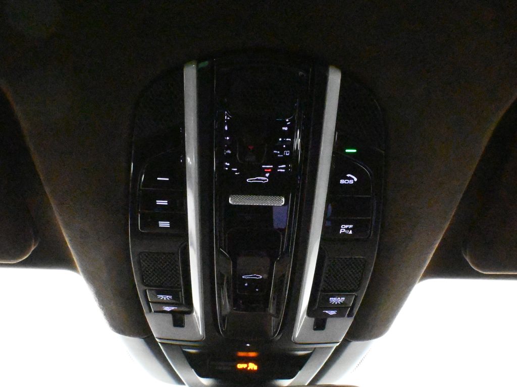 Thumbnail: 2022 Porsche Cayenne - 20