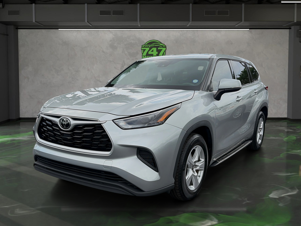 Celestial Silver Metallic 2022 Toyota Highlander SUV / Crossover Front-Wheel Drive 8-Speed Automatic