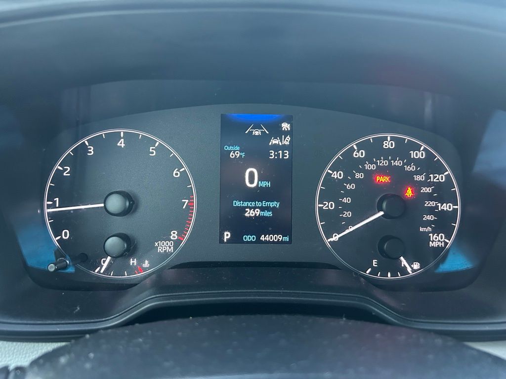 Thumbnail: 2023 Toyota Corolla Cross - 22