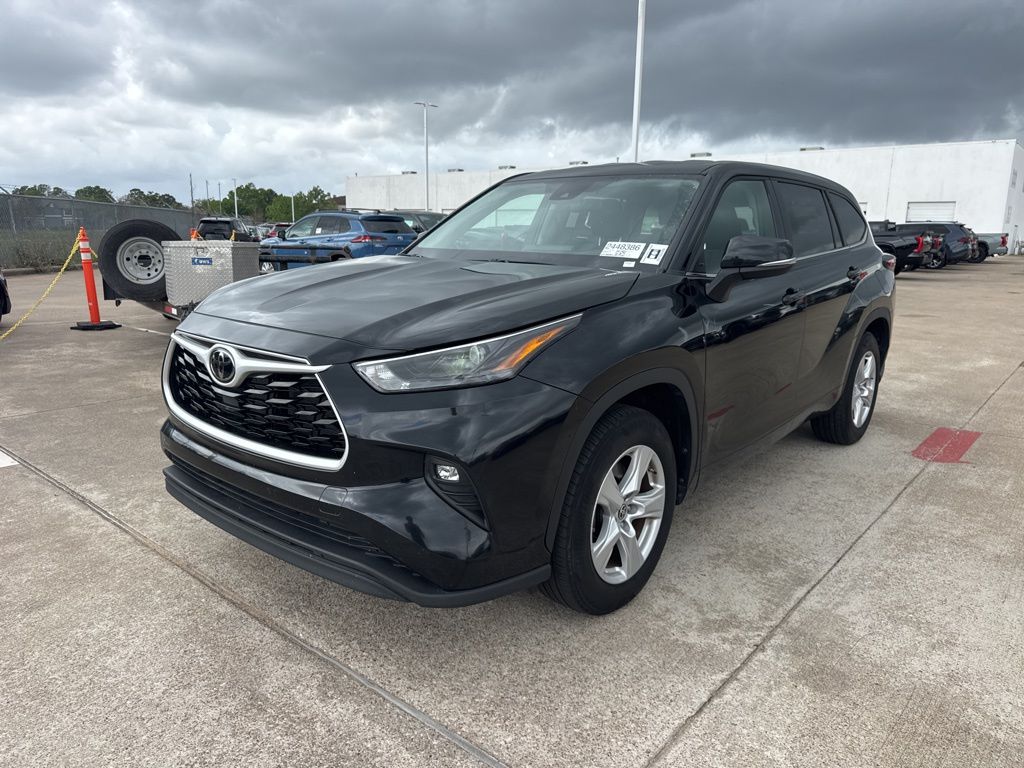 Midnight Black 2025 Toyota Highlander LE FWD SUV / Crossover Front-Wheel Drive 8-Speed Automatic