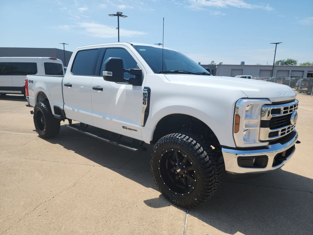 2024 Ford F-350SD XLT photo