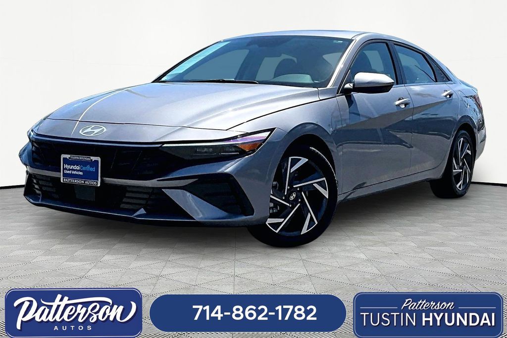 Fluid Metal 2025 Hyundai Elantra SEL Convenience FWD Sedan Front-Wheel Drive Continuously Variable Transmission