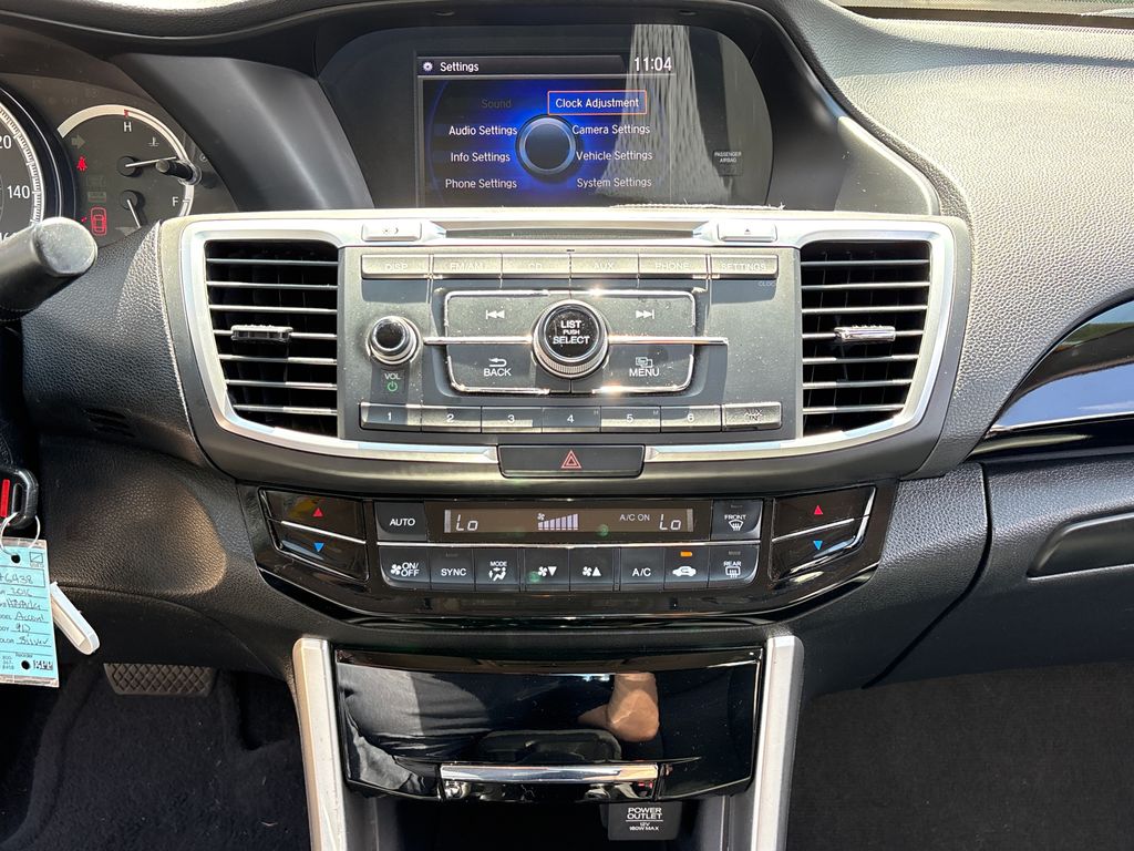 Used 2016  Honda LX image 23