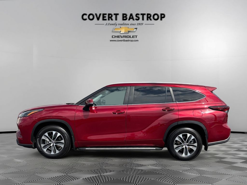 Used Car 2024 Toyota Highlander  Xle For Sale Under $50,000 In Austin, Texas