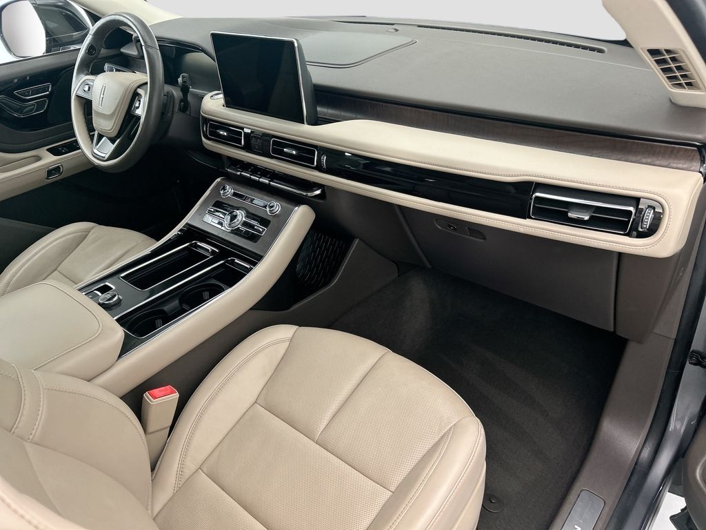 Thumbnail: 2023 Lincoln Aviator - 15