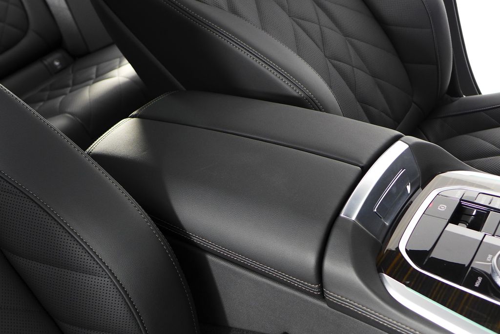 Thumbnail: 2026 BMW X5 - 16