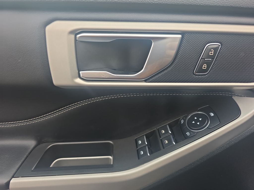 Certified Used 2024 Blue Ford XLT image 17