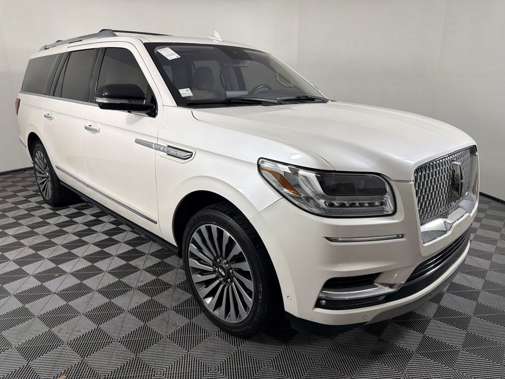Thumbnail: 2019 Lincoln Navigator L - 3