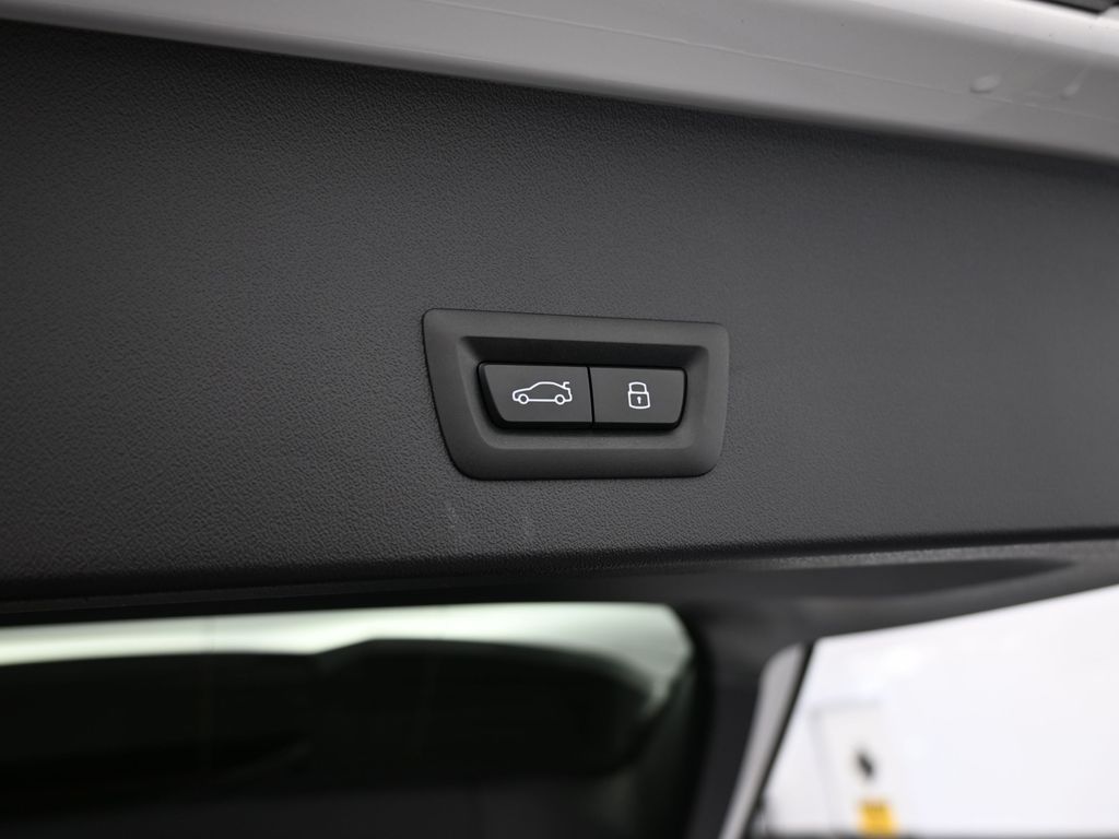 Used 2025 Mineral White Metallic BMW 30 xDrive image 45