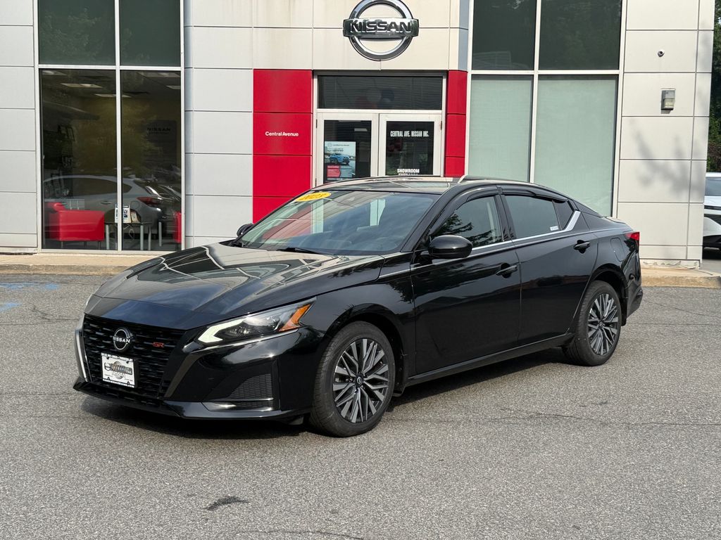 Super Black Clearcoat 2023 Nissan Altima Sedan All-Wheel Drive Continuously Variable Transmission