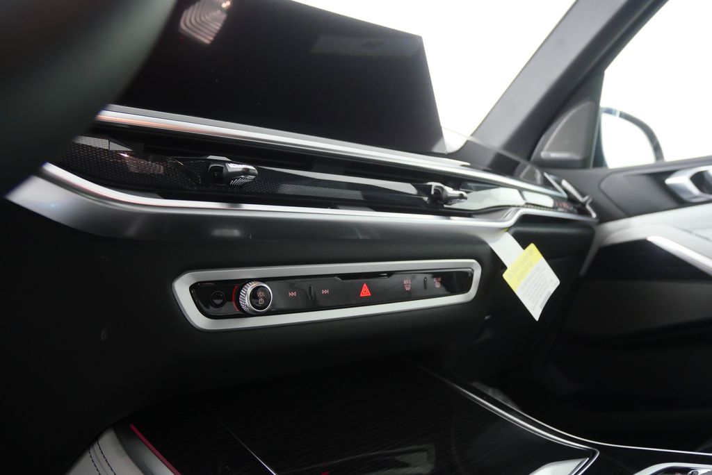 Thumbnail: 2026 BMW X5 - 21