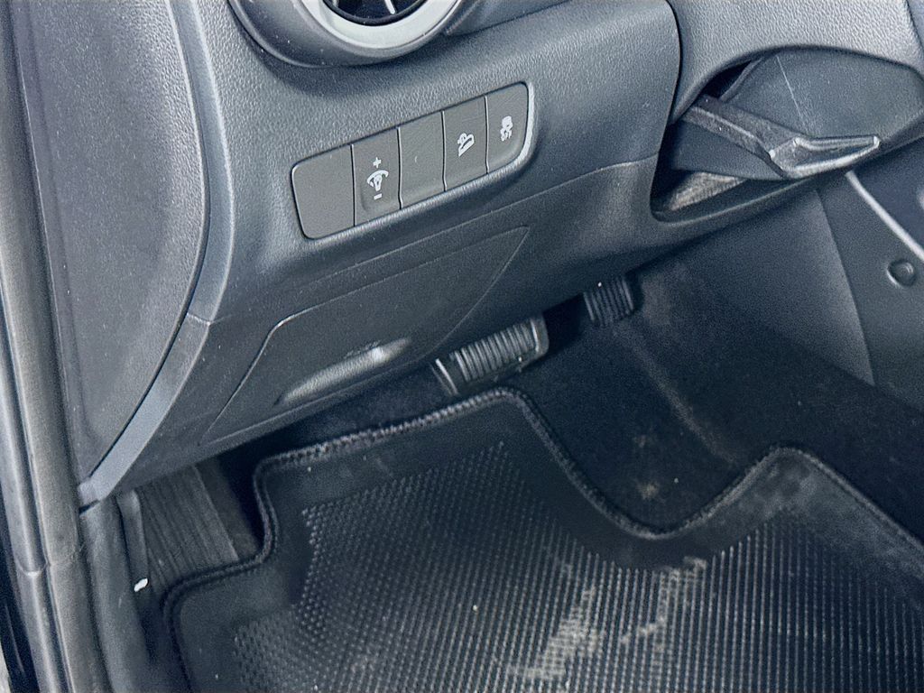 Thumbnail: 2023 Hyundai Kona - 10