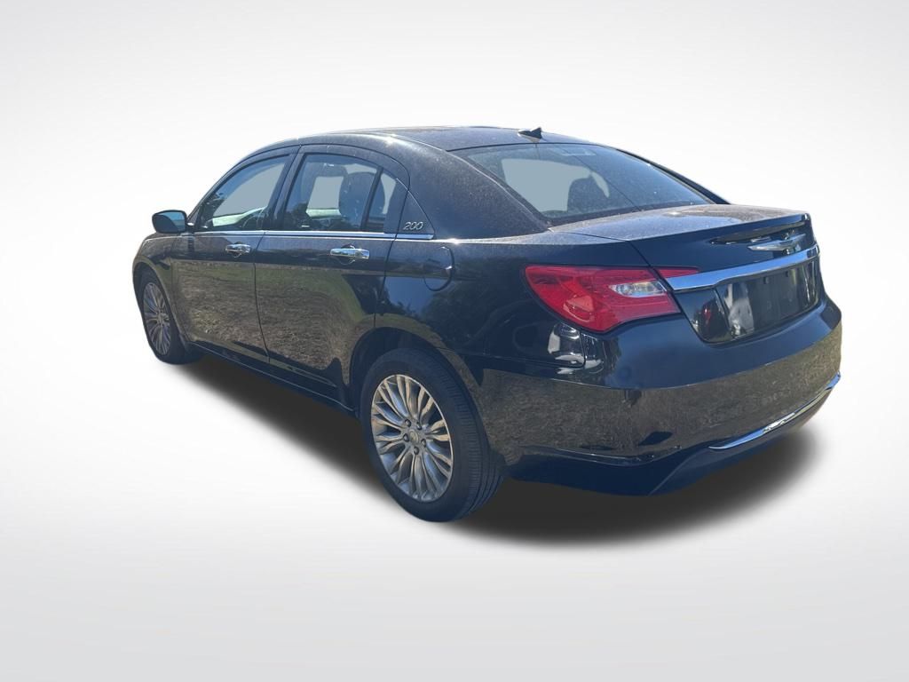 2012 Chrysler 200 Limited 8