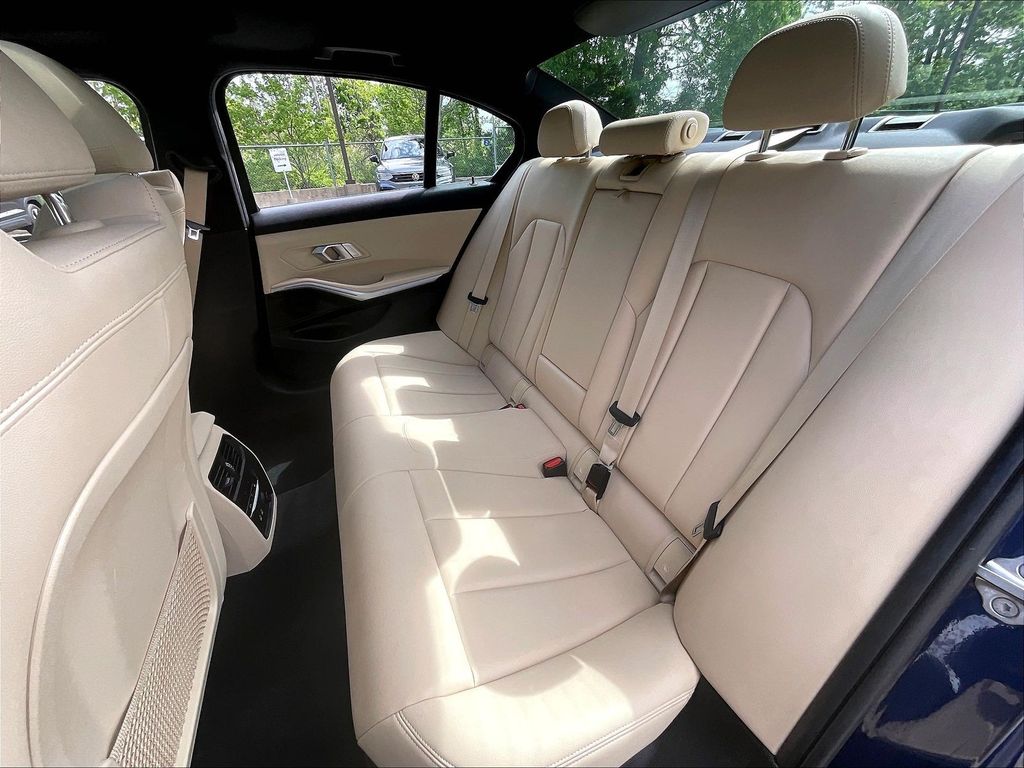 2019 BMW 3 Series — photo 15