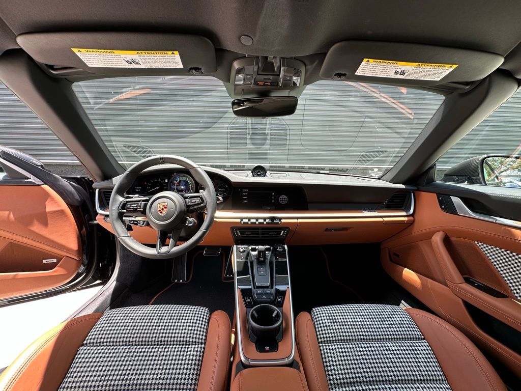 2025 Porsche 911 Turbo 21