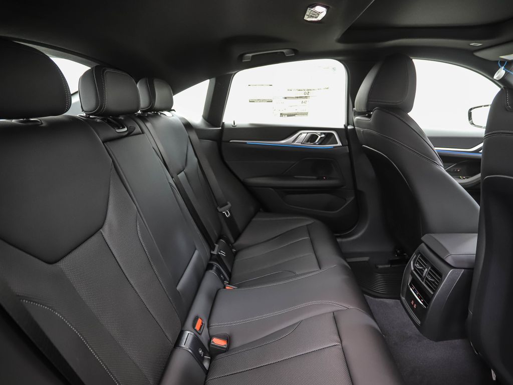 Thumbnail: 2026 BMW i4 - 27