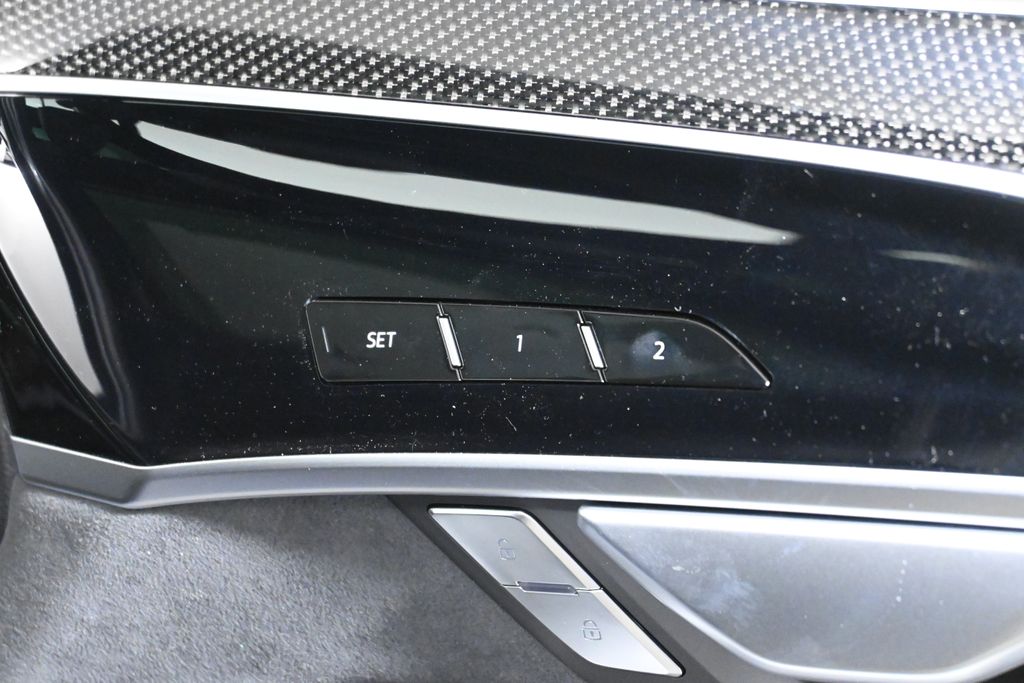 Thumbnail: 2025 Audi S8 - 23